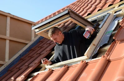 Pose de fenêtres de toit Velux à Haux